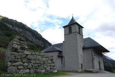 Tour du Mont Blanc Eglise Saint Bernard