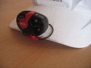 Petzl e-lite sur casquette