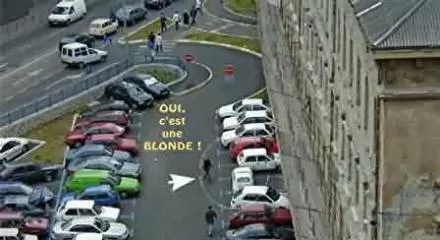 Gare aux blondes