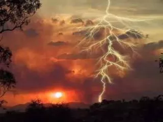 Eclair en plein ciel