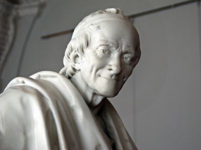 Voltaire sculpture