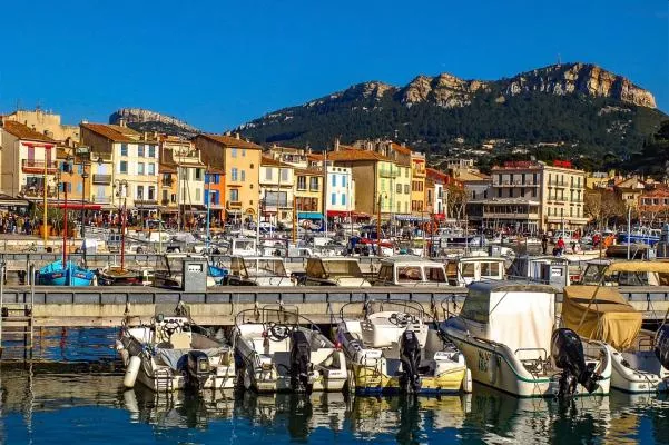 Cassis Un lieu de passage agréable avant de terminer le semi-marathon de Marseille Cassis